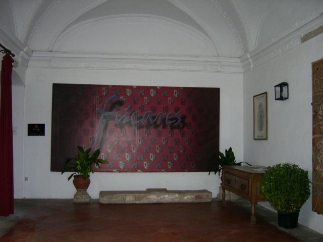 entradapalaciofucares